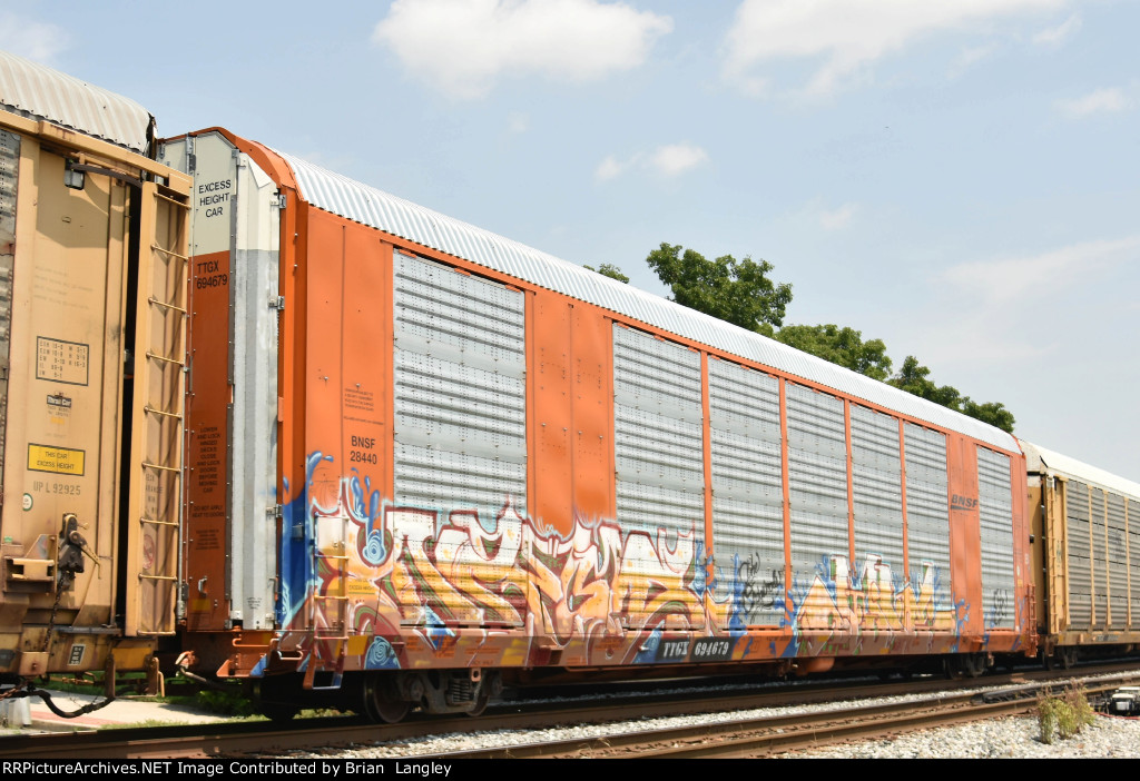 694679